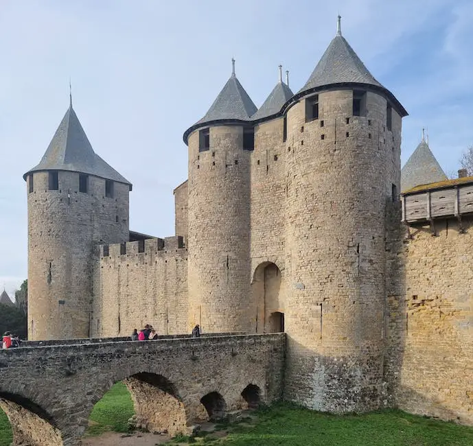 Illustration of the aesthetics of Carcassonne, depicting medieval Southern France.